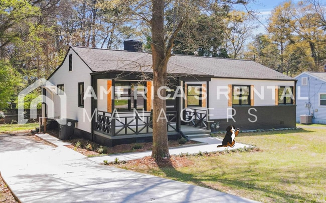 Chic Crestwood Charm – Renovated 3-Bed Hom... - Chic Crestwood Charm – Renovated 3-Bed Hom... House