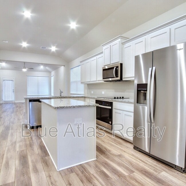 Photo - 929 King St