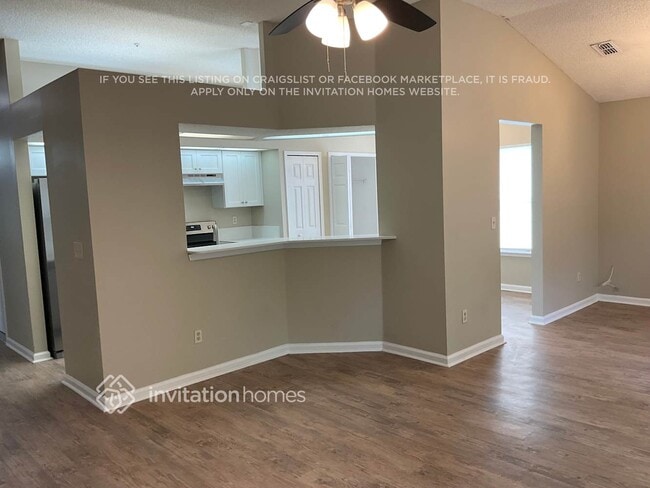 Photo - 1724 Chandelier Cir W