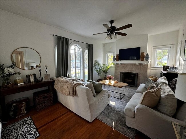 Photo - 1819 E Central Blvd