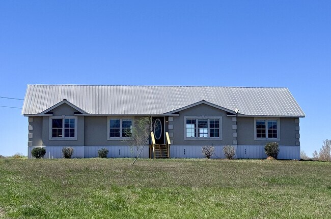 Photo - 3690 Old Airport Rd