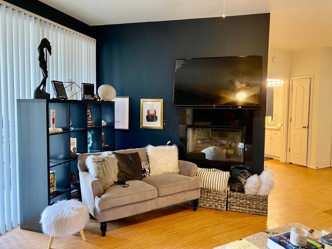 Photo - 1701 E Colter St Unit 388