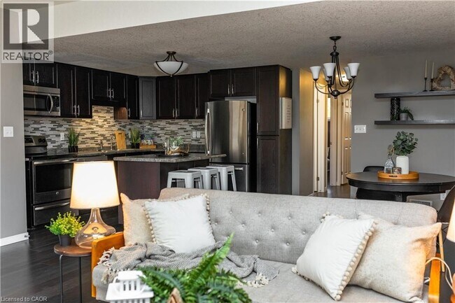 Photo - 1686 Fischer-Hallman Rd