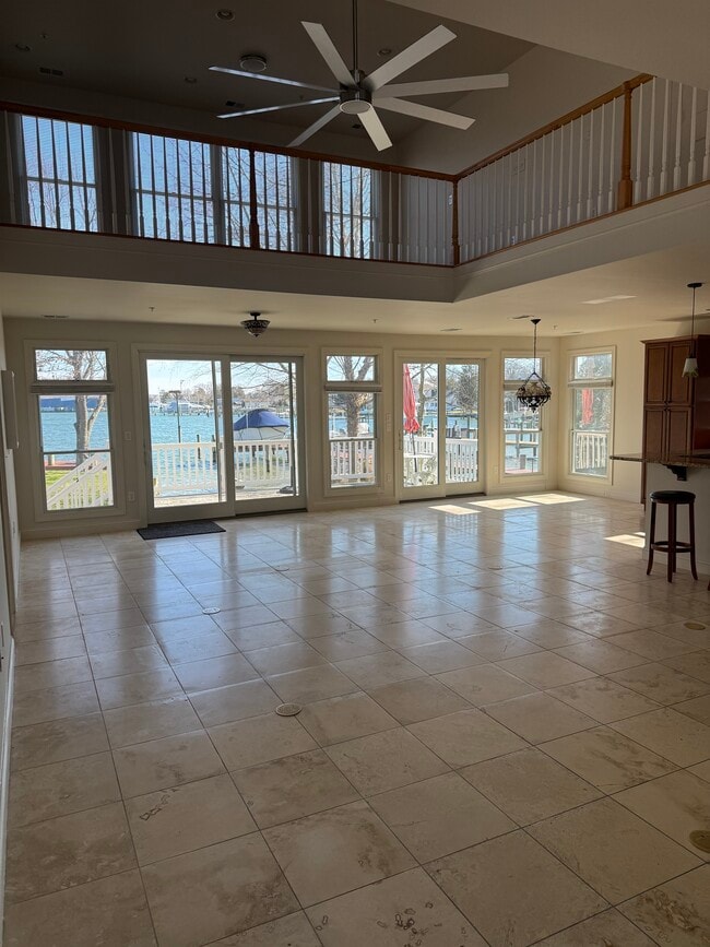 Photo - 943 Williams St