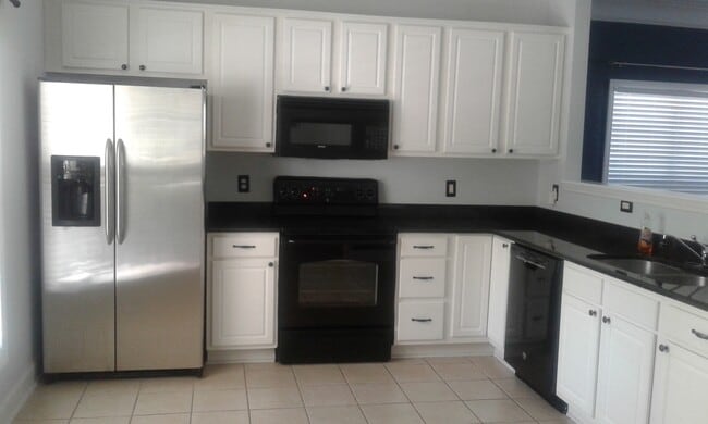 Photo - Lovely Townhome in Southeast Columbia