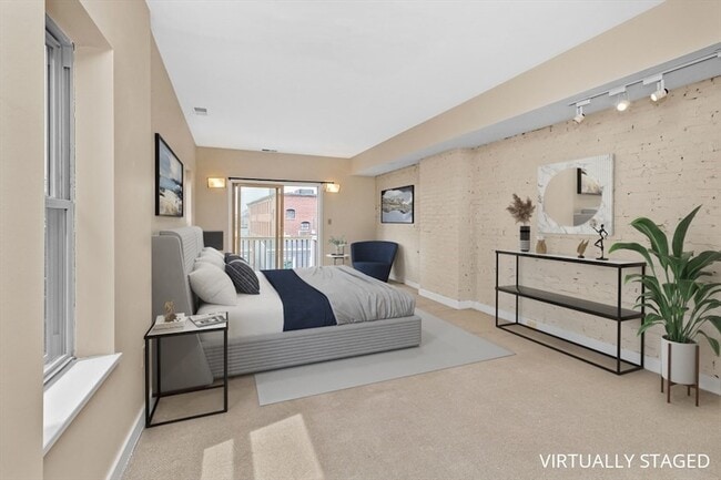 Photo - 296 Meridian St Unit 2