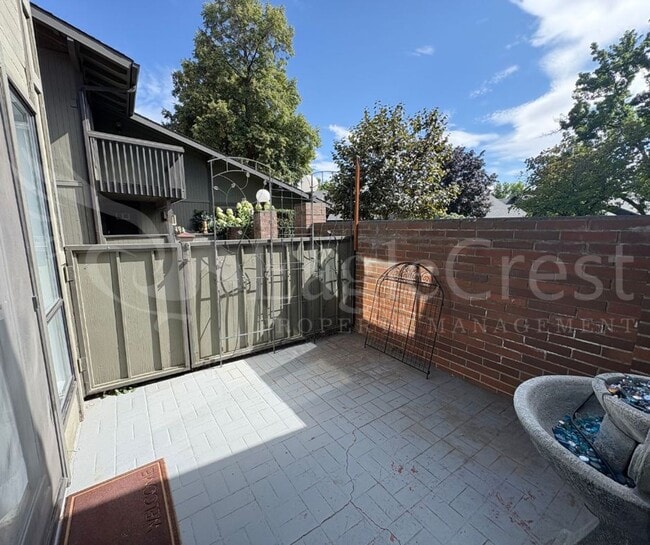 Photo - Three Bedroom Townhome Near Country Club G...