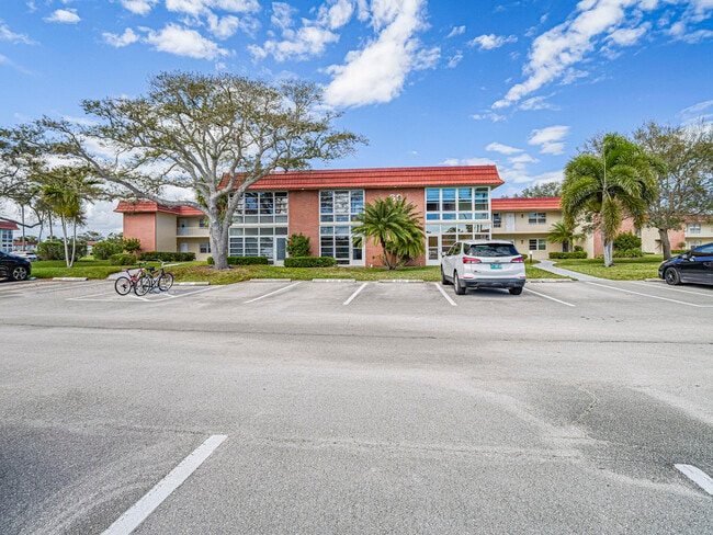 Photo - 62 Woodland Dr Unidad 201 Rental