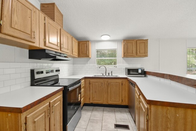 Photo - 25494 Deepwood Dr