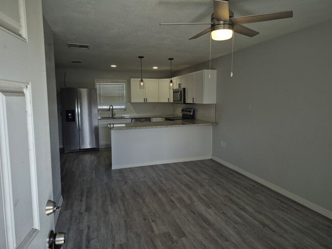 Photo - Renovated 1BR Near Sponge Docks & Beaches