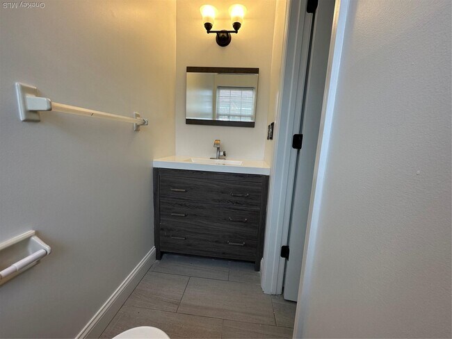 Photo - 256 Quassaick Ave Unidad 29