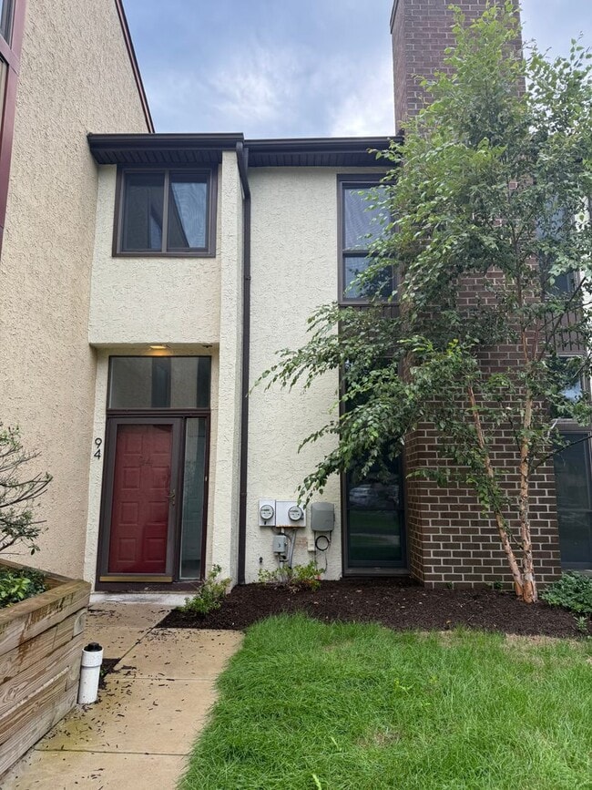 94 Palace Ct