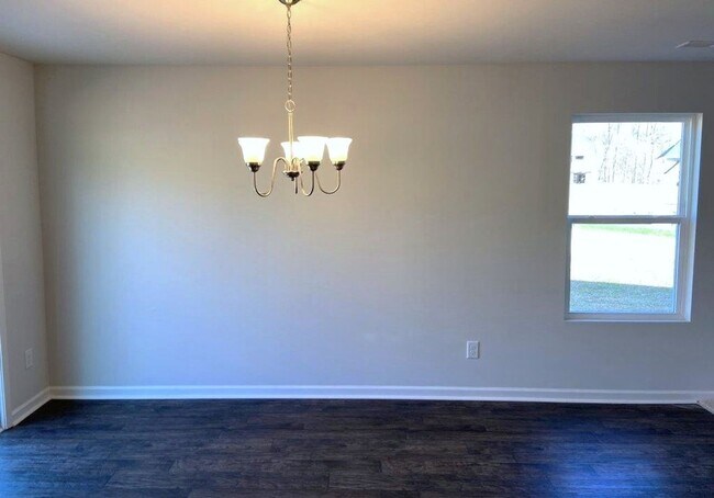 Photo - Beautiful 3 Bedroom, 2 1/2 Bathroom Home off Robinhood Rd in Winston!