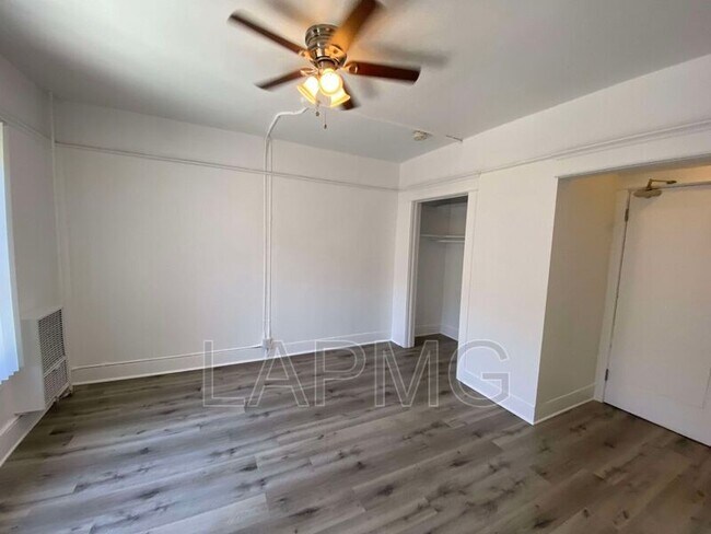 Photo - 2913 S. Flower Street Unidad A03