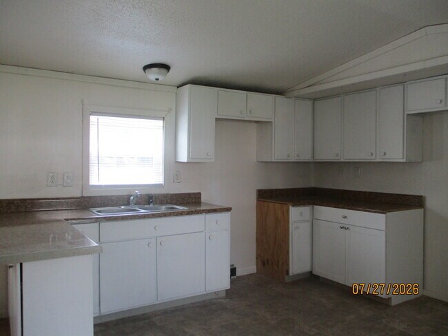 Photo - 139 Cypress Ln