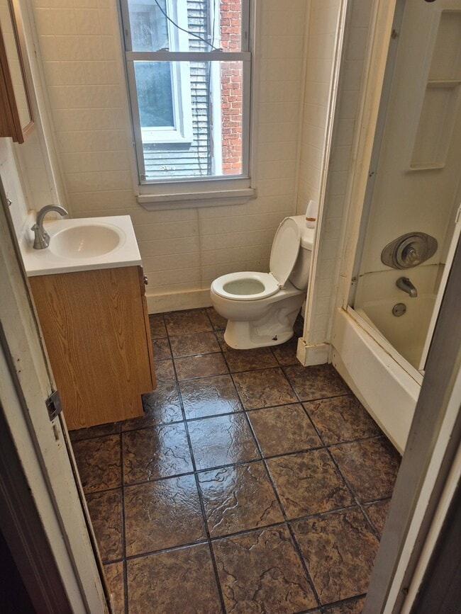 Photo - 224 W Jackson St Unidad House