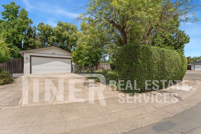Building Photo - 8950 Salmon Falls Dr