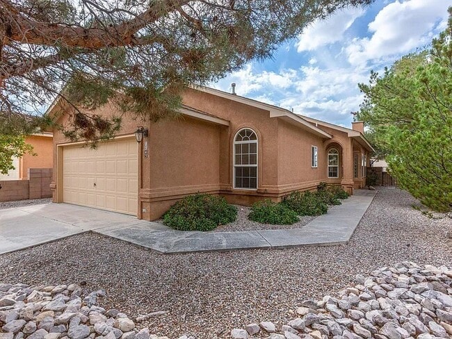 Photo - 8543 Murrelet Dr NE