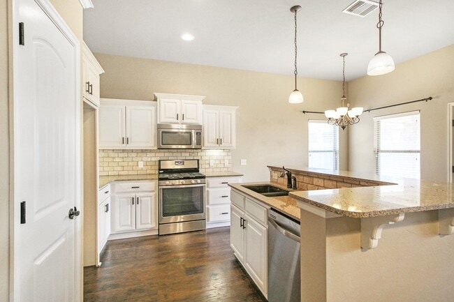 Photo - Charming 3 Bed 2 Bath With Office