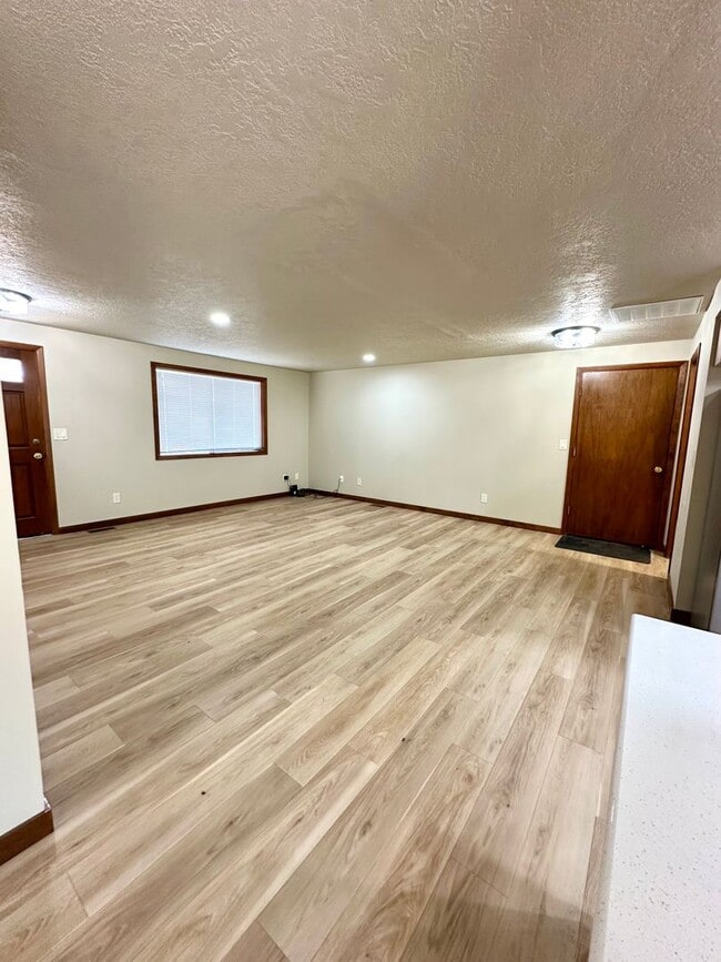 Photo - Remodeled 3 Bed Home in Deschutes River Woods with A/C & Large Fenced Yard