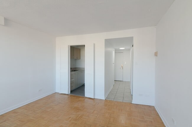 Building Photo - 1975 Maisonneuve Blvd W Unit 2108