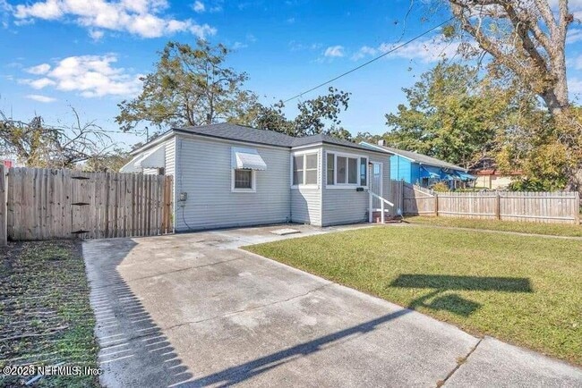 Photo - 1804 Cleveland St