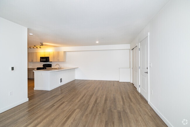 4BR, 2BA - 1,309SF - Living Room - Copper Platte