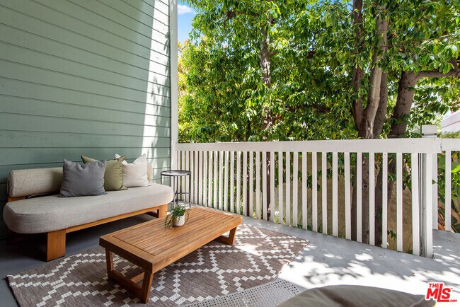 Photo - 3516 Vía Dolce