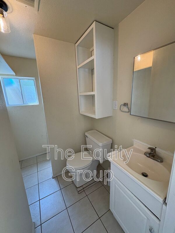 Photo - 1085 E Academy Ave Unit B