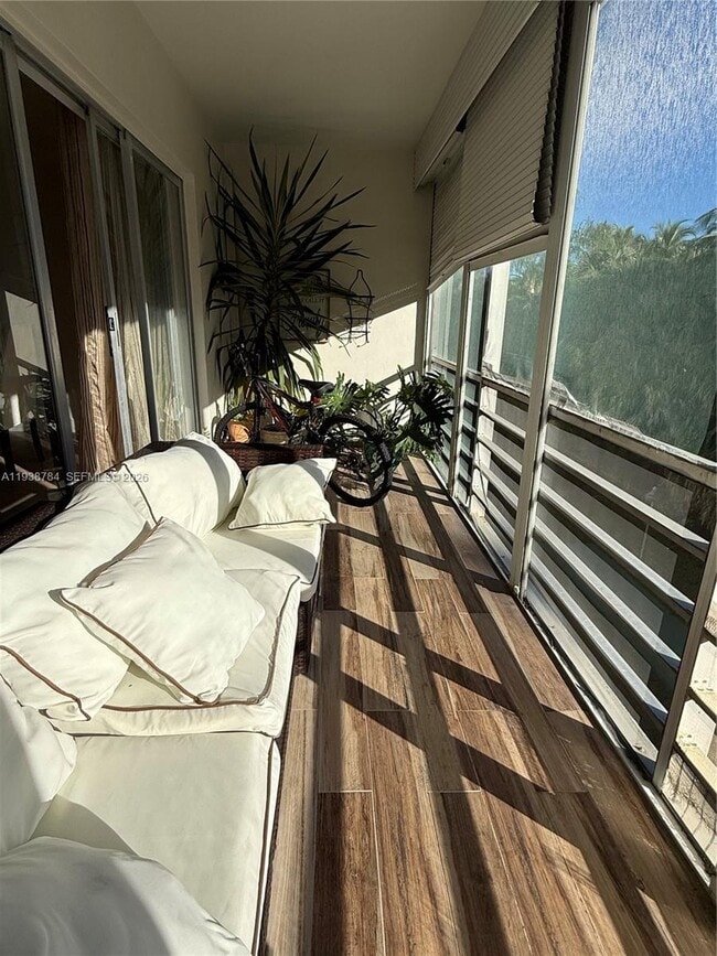 Building Photo - 500 NE 14th Ave Unit 302