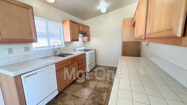 Photo - 23389 Dome St