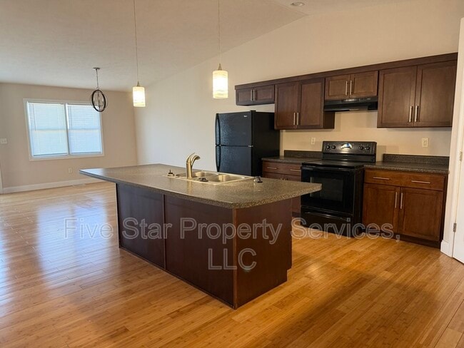 Photo - 1218 Hawthorn Ct