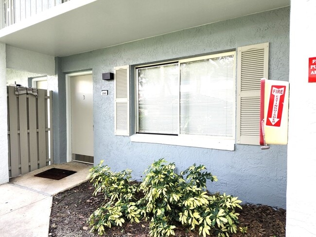 Building Photo - Ground Floor End-Unit; New Paint; All-Tile... Unit 150 Rental