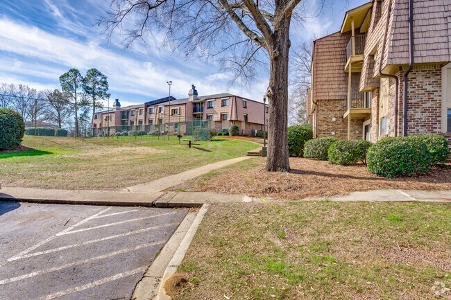 Building Photo - Welcome Home – Spacious Apartment with Mod...