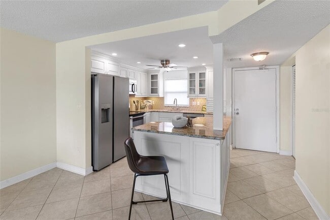 4775 Cove Cir Unit 202