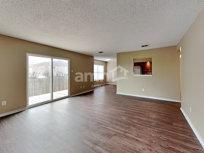 1312 Greenleaf Ct