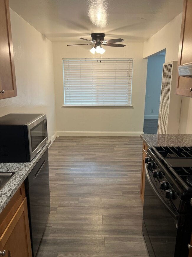 Photo - NICE APARTMENT IN ROSEVILLE!!