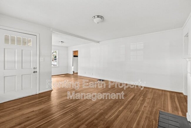 Photo - 832 Meadowbrook Dr