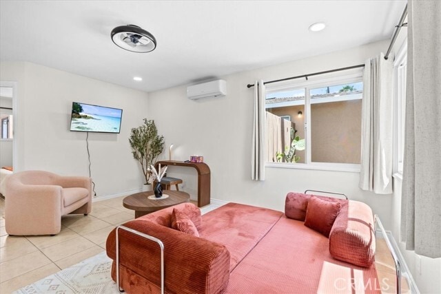 Photo - 1097 Bonita St