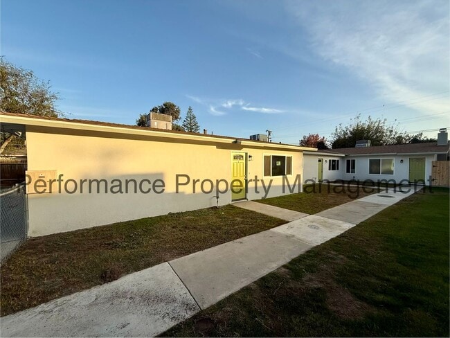 Building Photo - 3401 Squire Ln Unit C