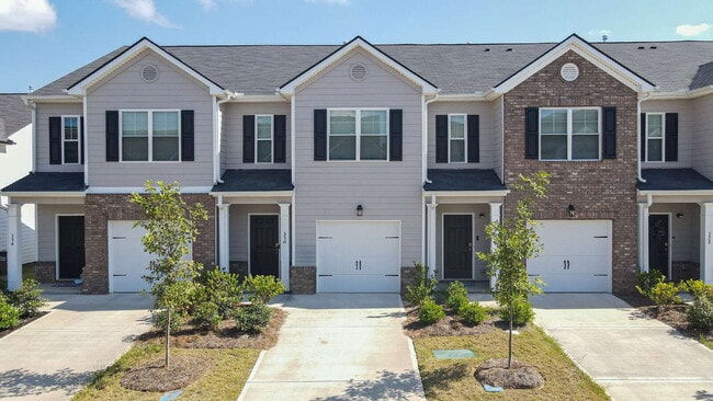 Building Photo - Trolley Run Townhome!