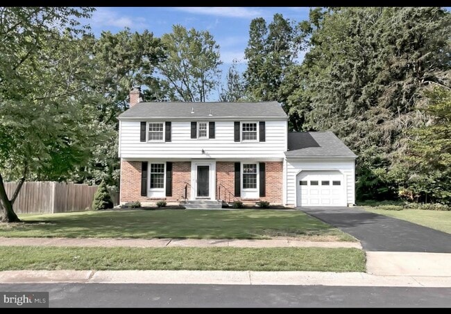 Photo - 208 Woodgreen Ct