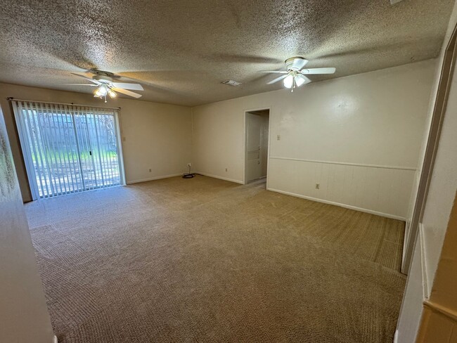 1104 Cummings Ave