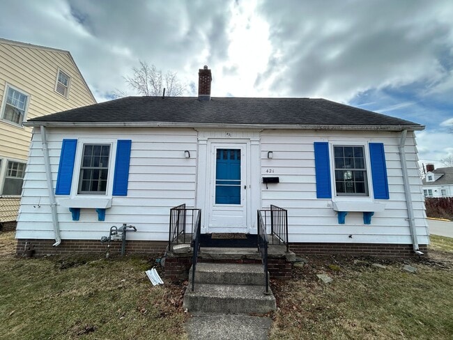 Building Photo - 3 Bed, 1 Bath House Close to Purdue, Mackey/Ross-Ade