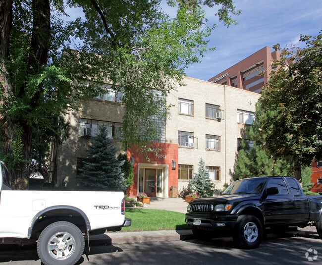 El Sherman Arms Apartaments