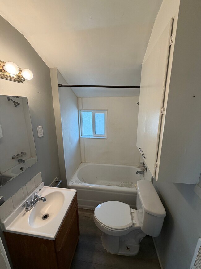 Photo - 1102 W Sharp Ave Unit 3