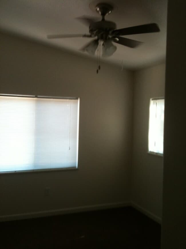 Building Photo - 252 W Jefferson Ave Rental