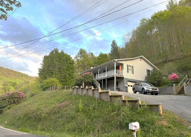 Building Photo - 7500 Meat Camp Rd