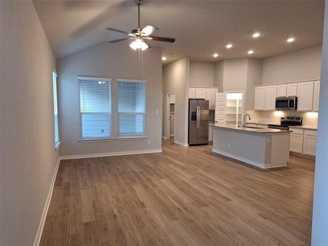 Photo - 758 Staglin St