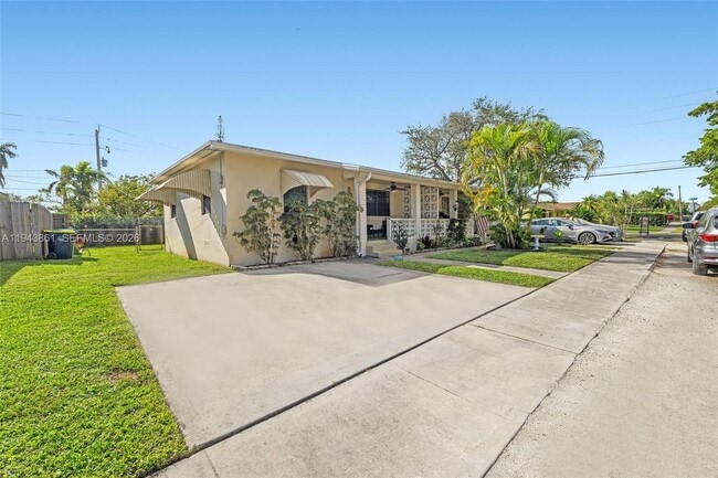 Building Photo - 206 SE 5th St